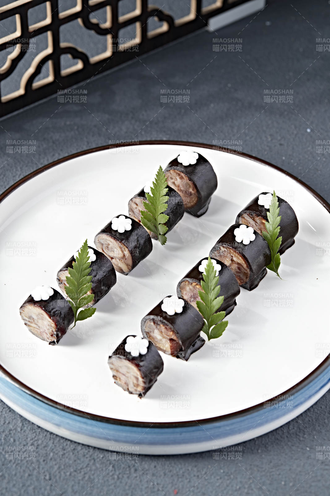 肘花皮冻猪肉卷图片