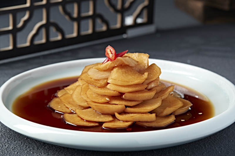 美味凉菜捞汁醋腌萝卜皮图片