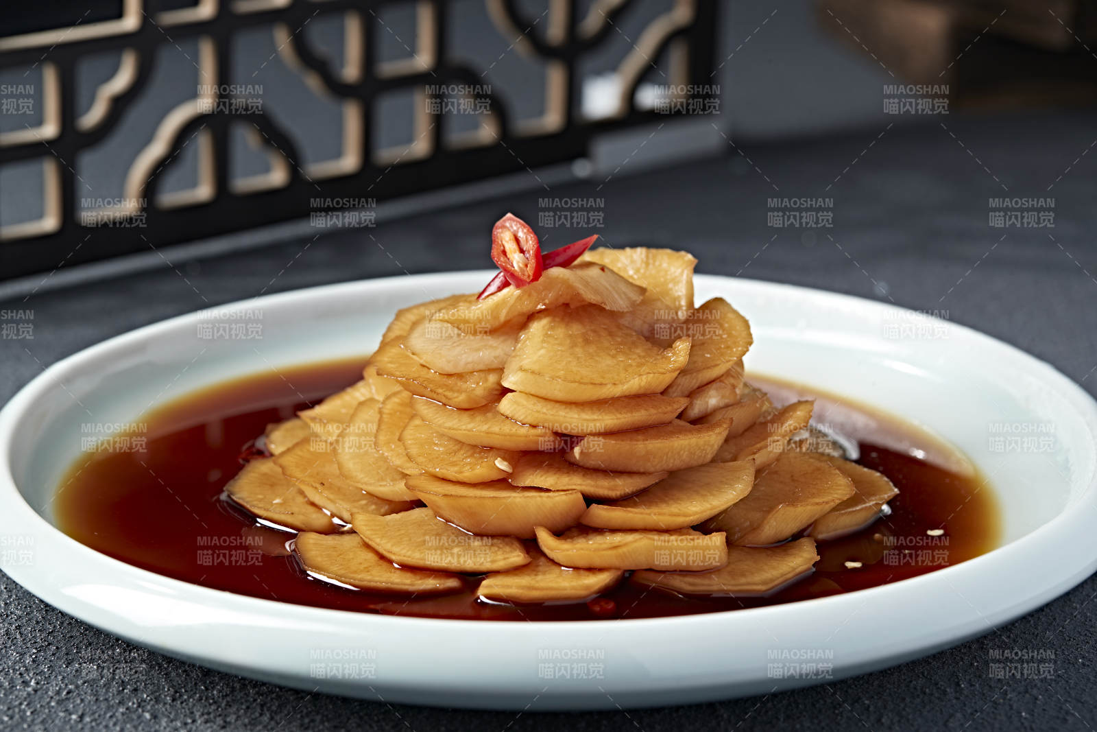 美味凉菜捞汁醋腌萝卜皮图片