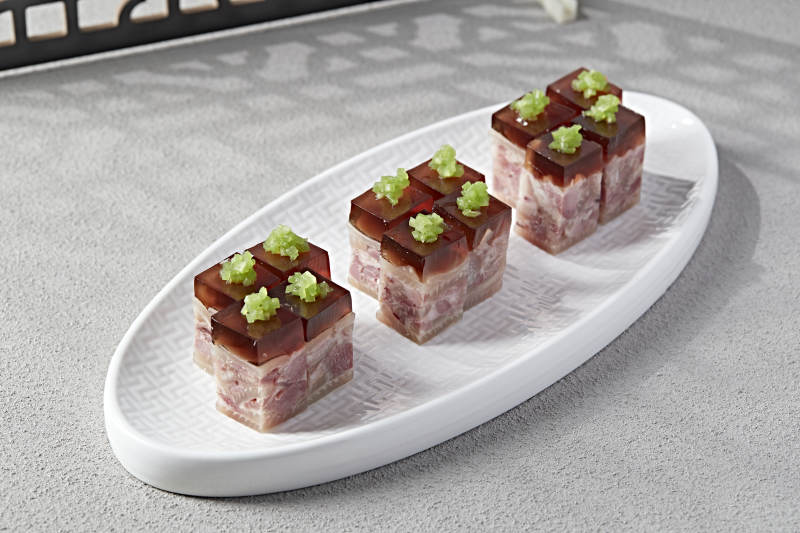 五香压肘花皮冻图片