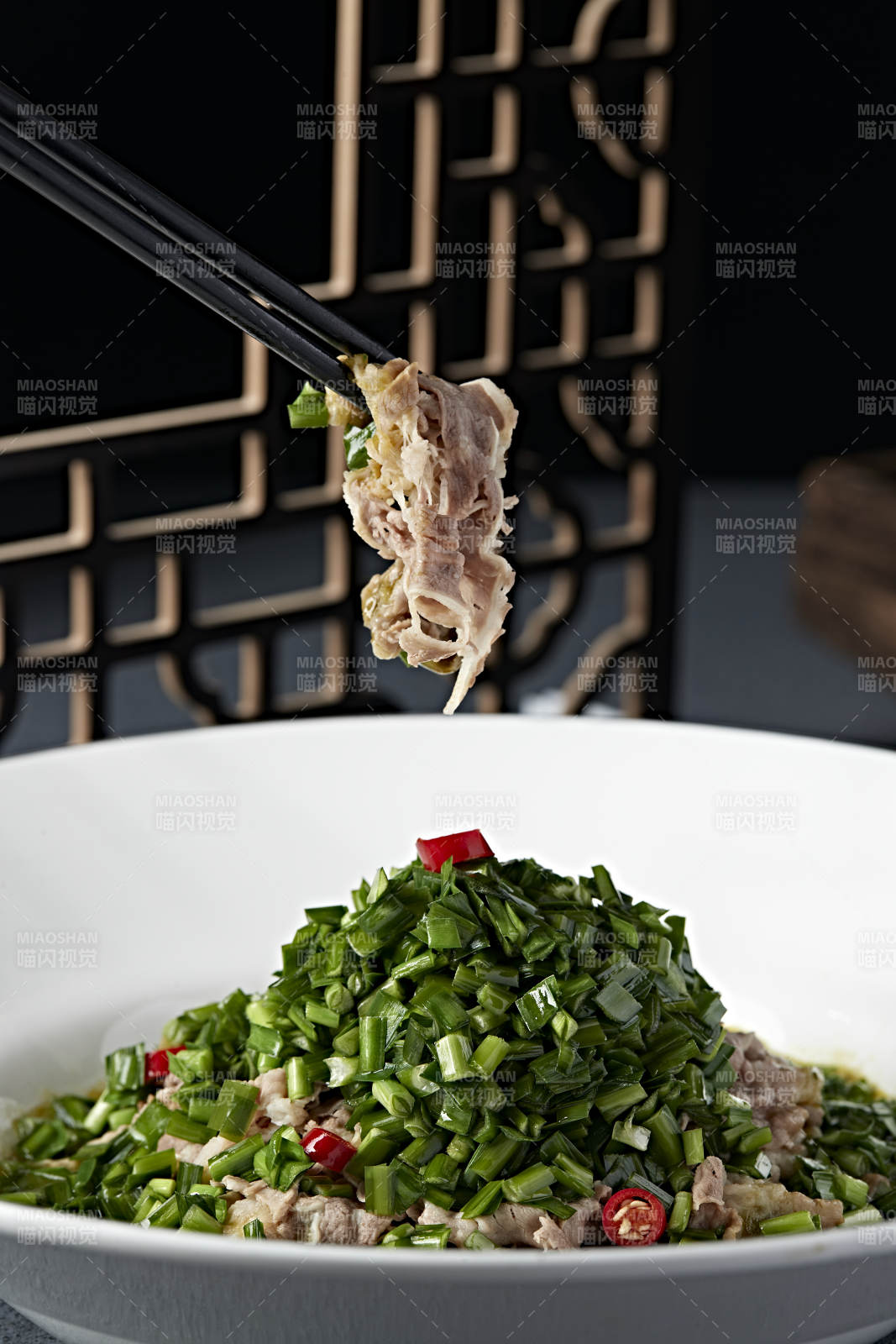 美味韭香汆烫肥牛片图片