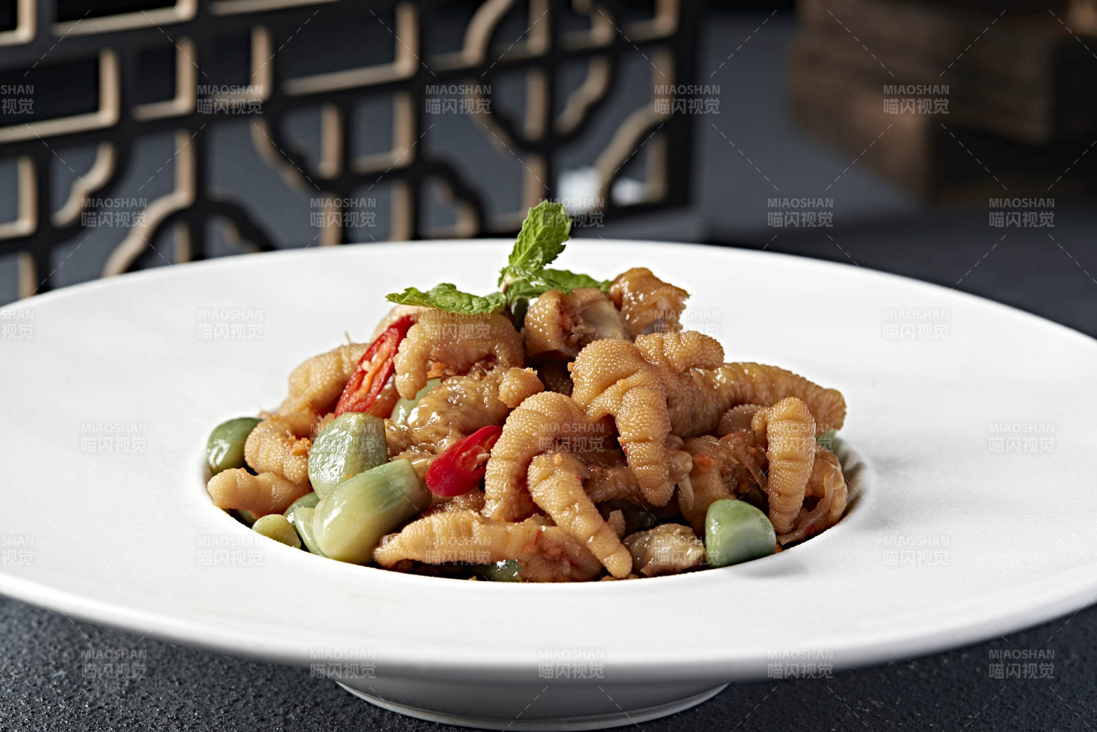 柠檬腊八蒜腌渍无骨鸡爪图片