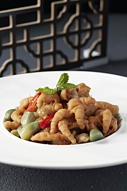 柠檬腊八蒜腌渍无骨鸡爪图片