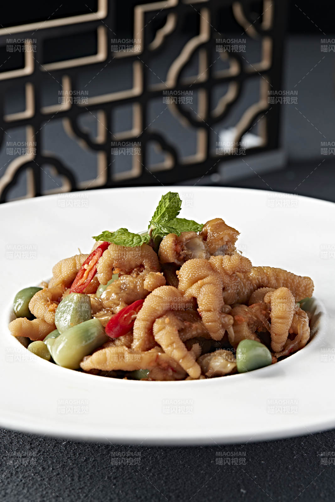 柠檬腊八蒜腌渍无骨鸡爪图片