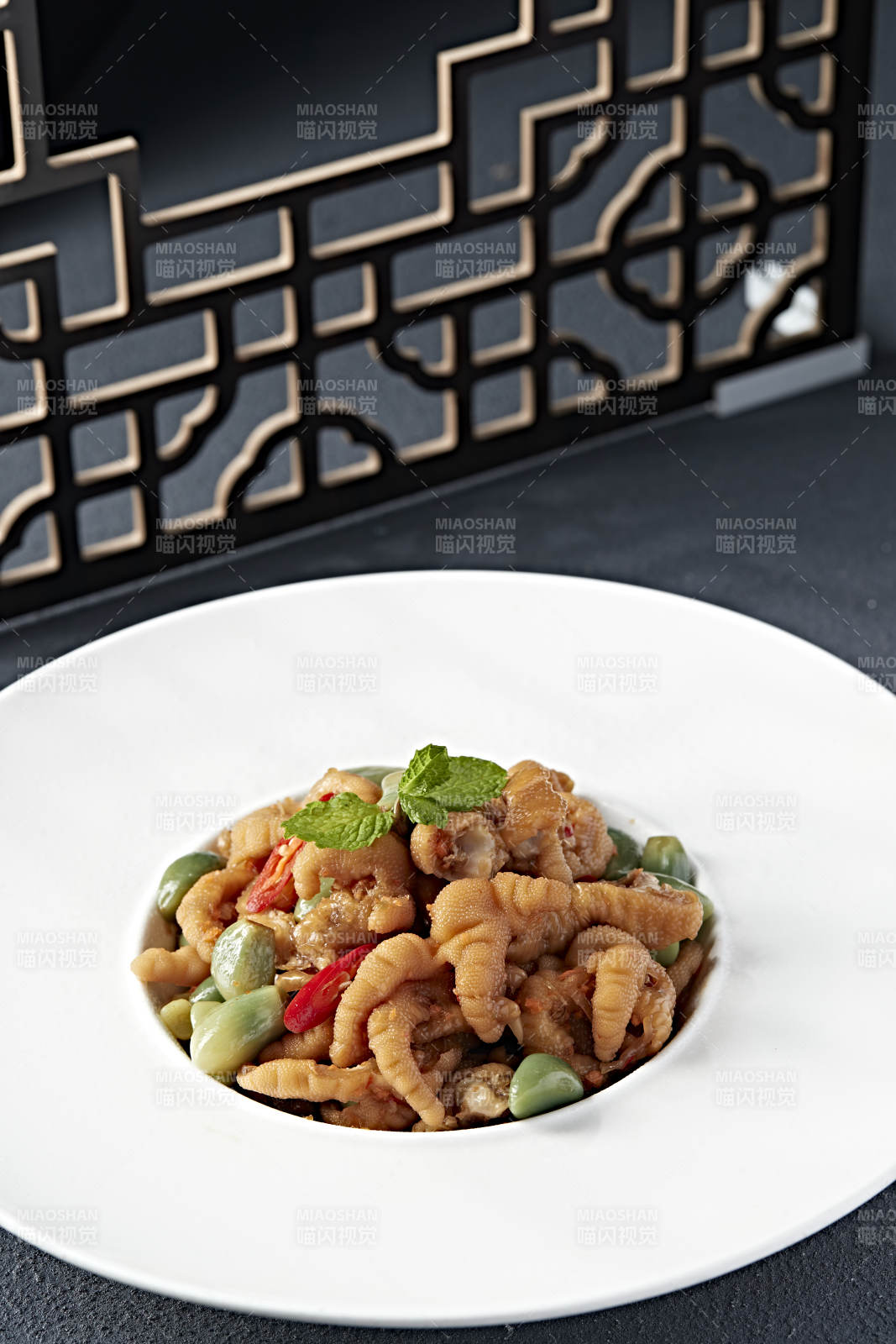 柠檬腊八蒜腌渍无骨鸡爪图片