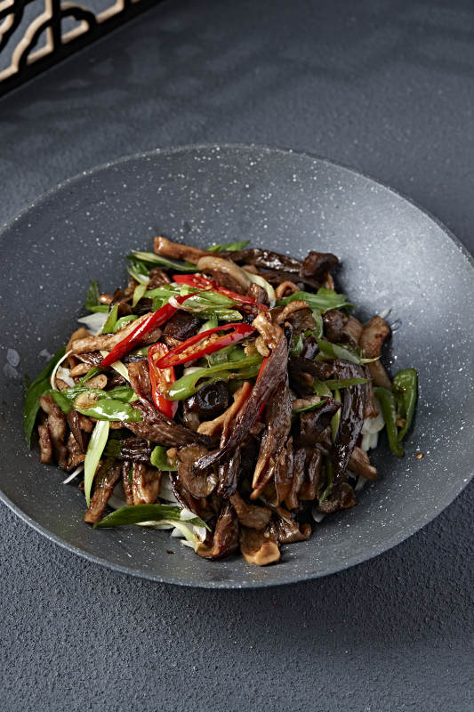 香辣干锅腊肉茶树菇图片