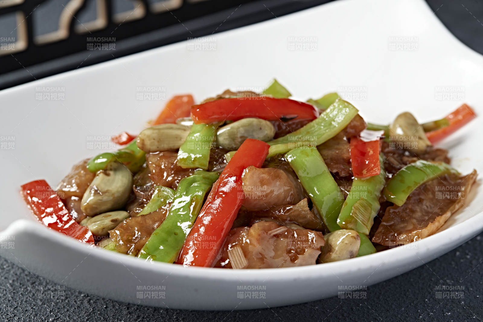 腊八蒜双椒炒猪皮图片