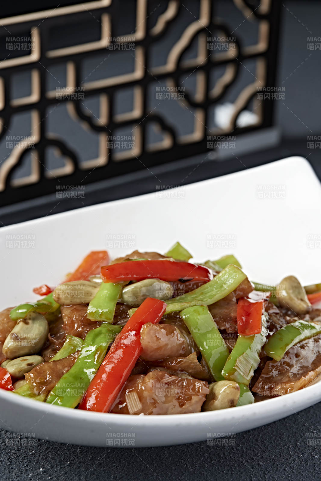 腊八蒜双椒炒猪皮图片