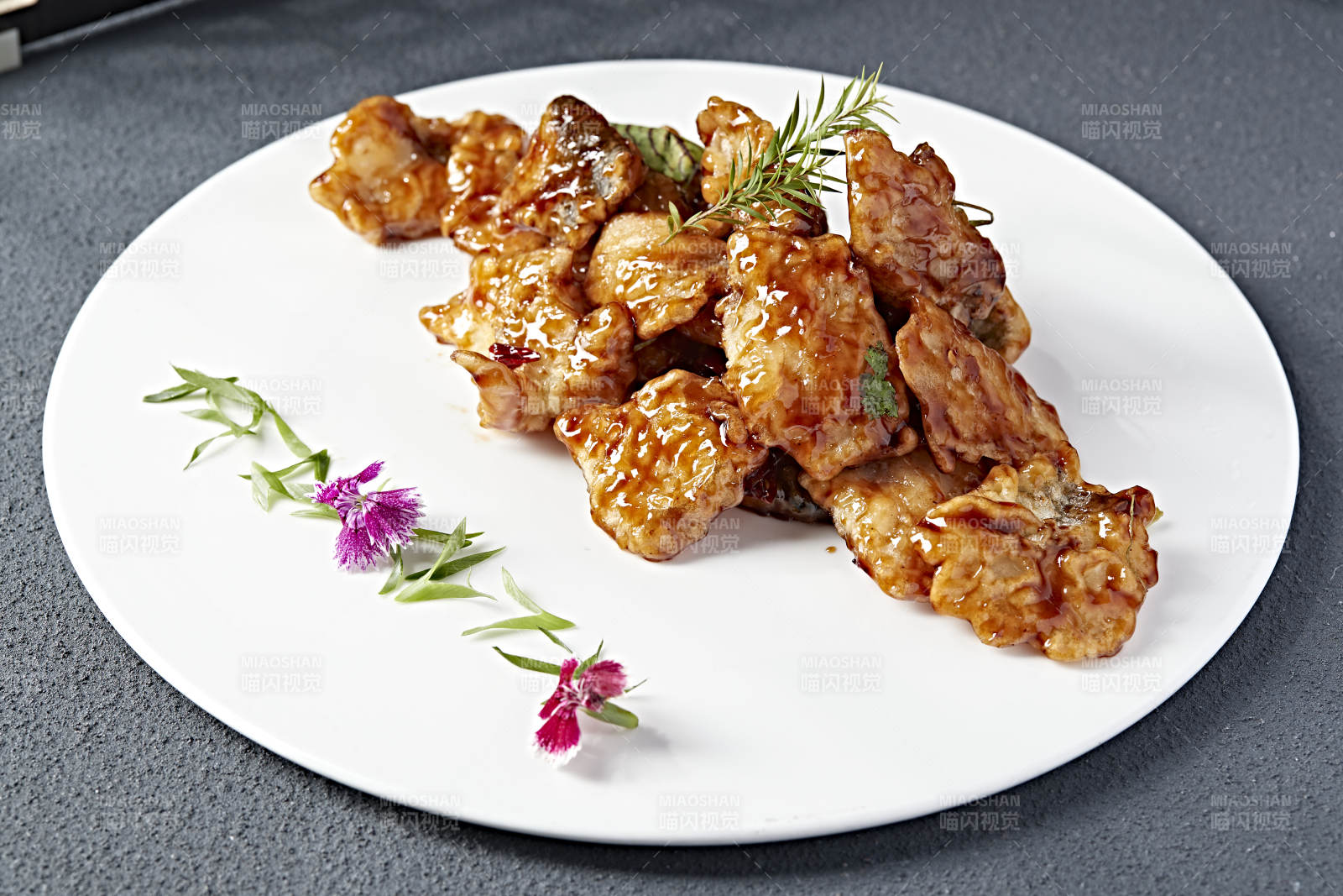 酱香锅包银鳕鱼块图片