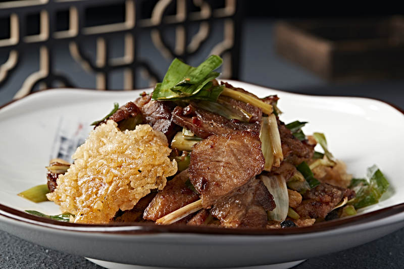 蒜苗火爆锅巴回锅肉图片