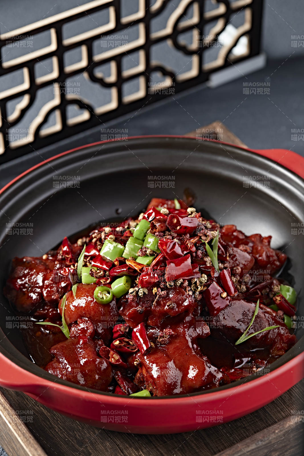 砂锅红焖香辣猪蹄块图片