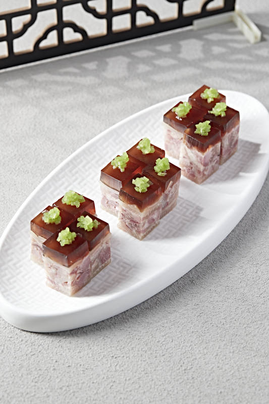 五香压肘花皮冻图片