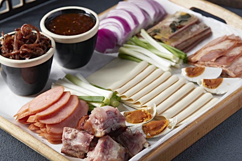 下酒卤味荤菜蘸酱菜大拼盘图片