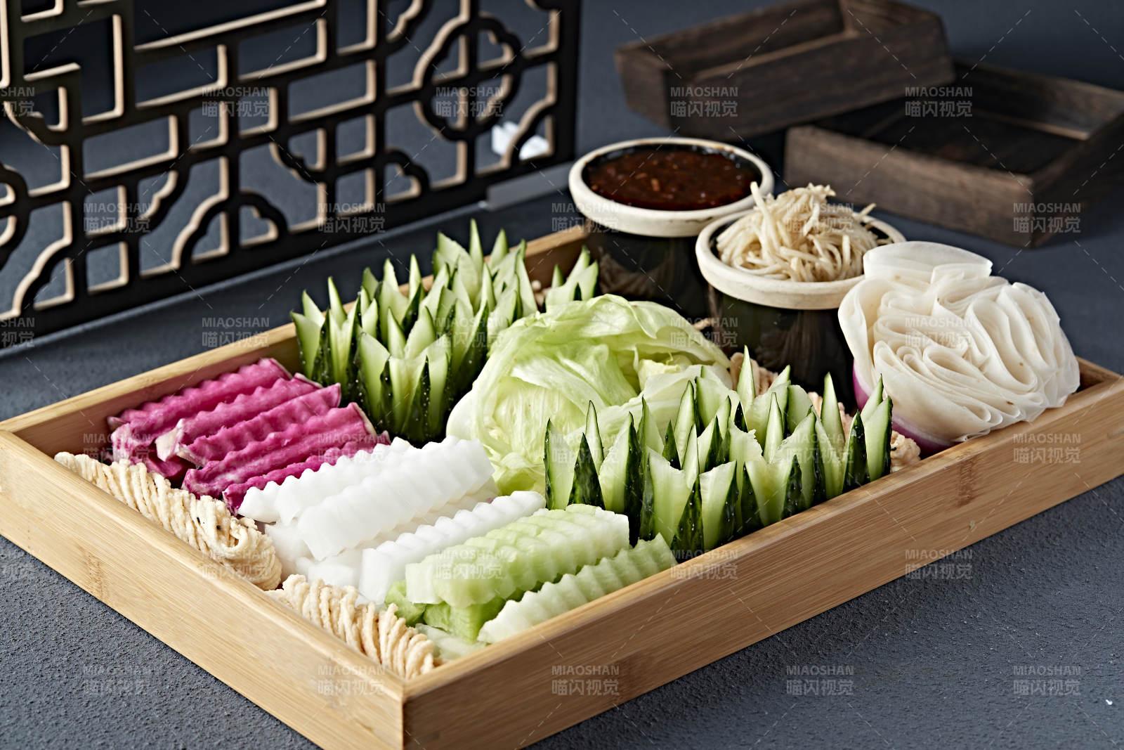 东北农家蘸酱菜卷饼大拼盘图片