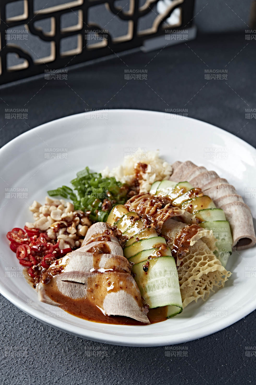 浇汁时蔬牛舌金钱肚图片