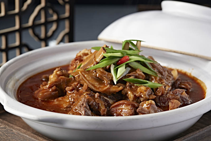 砂锅红焖香辣羊排带皮羊肉图片