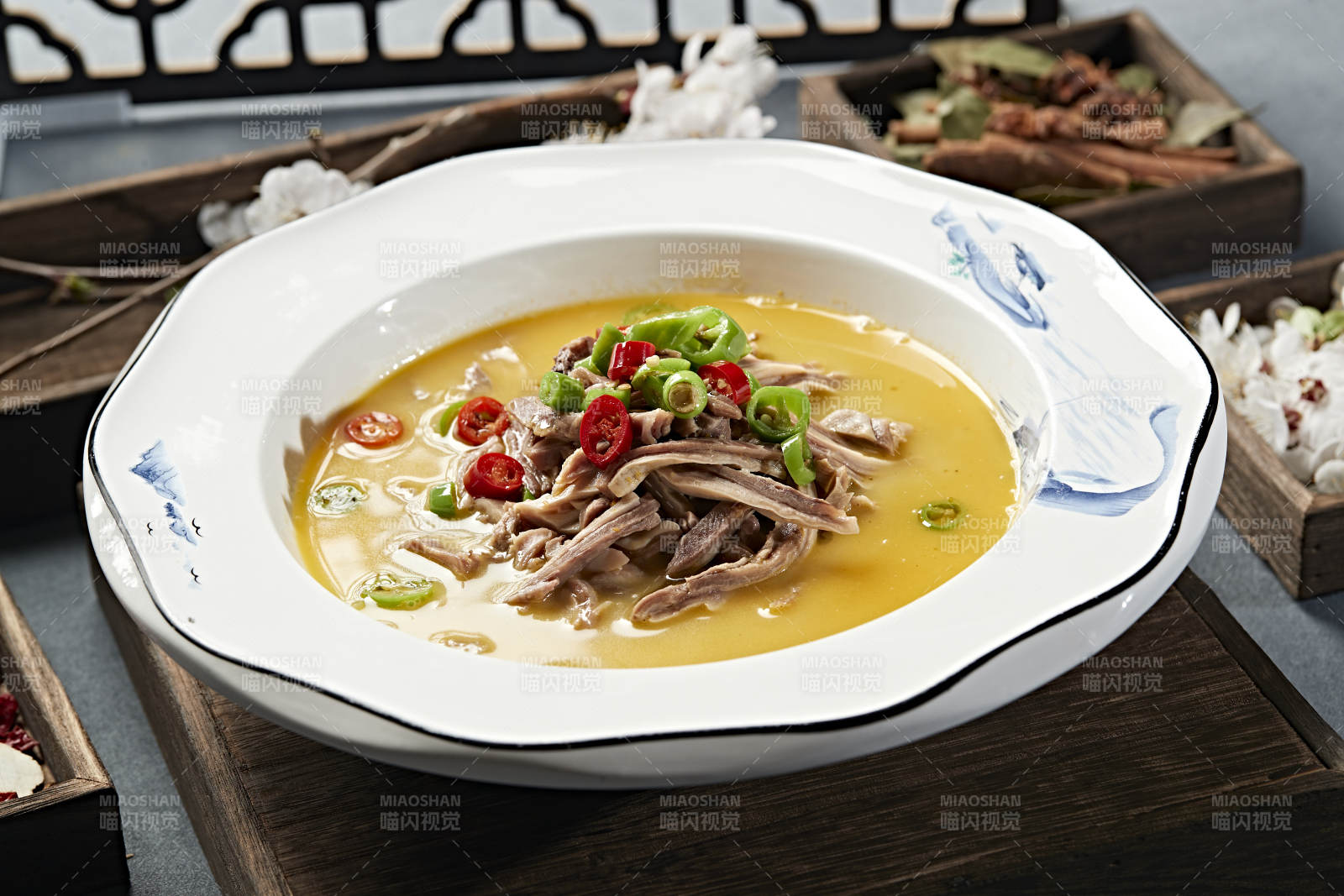 椒麻酸辣猪肚丝图片