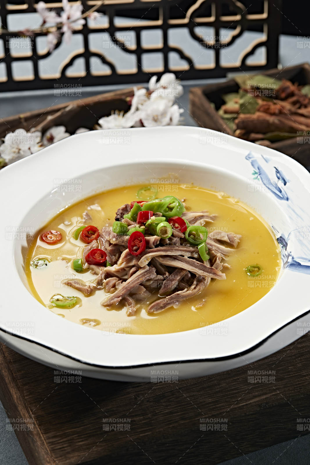 椒麻酸辣猪肚丝图片