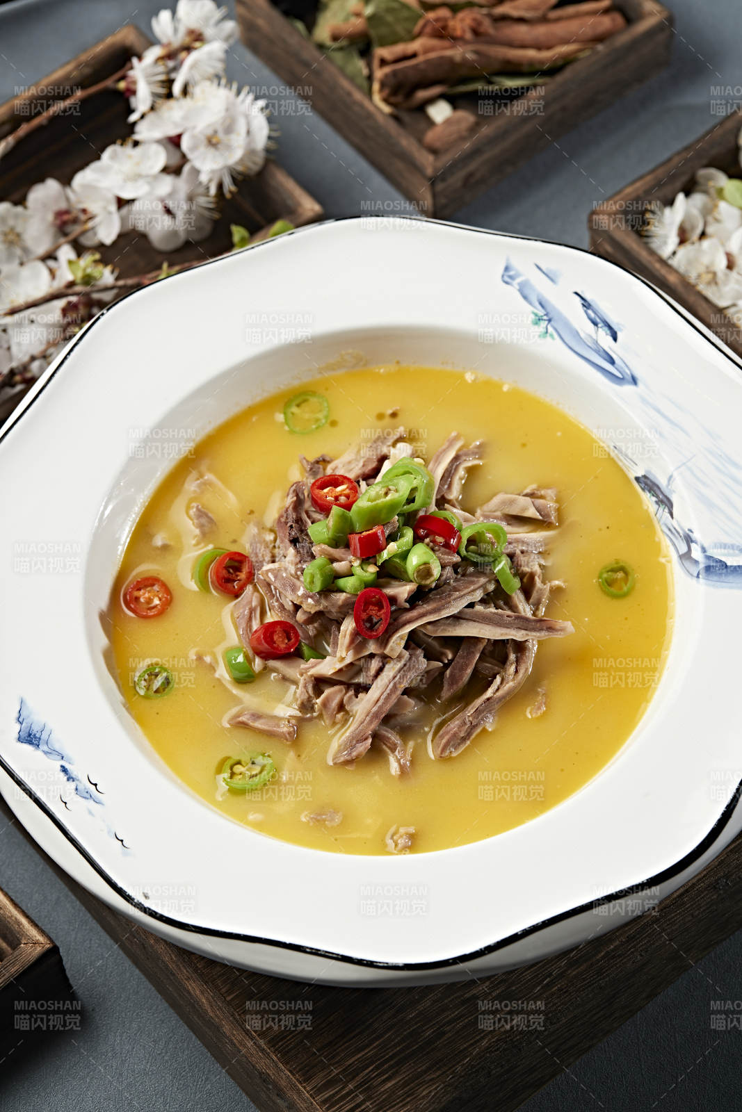 椒麻酸辣猪肚丝图片