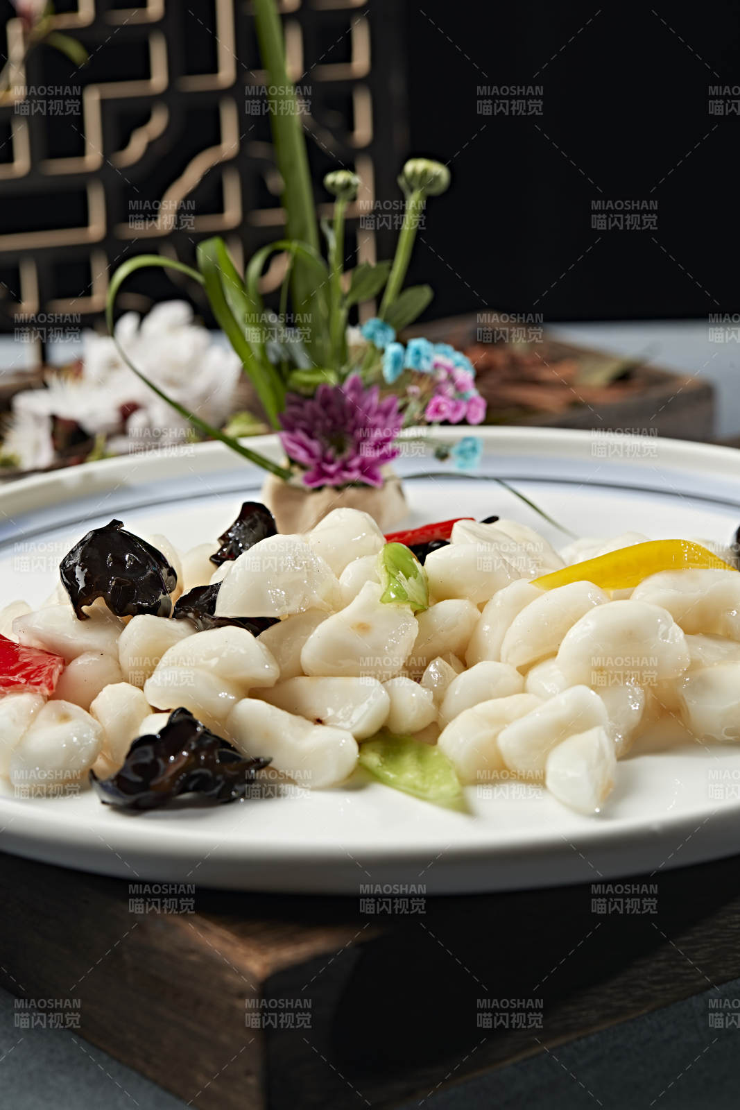 荷塘月色彩椒木耳炒马蹄荸荠图片