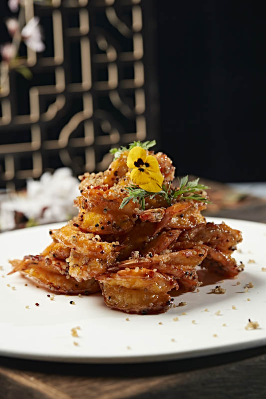 藜麦炒焦糖蒜香开背虾图片