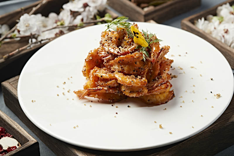 藜麦炒焦糖蒜香开背虾图片