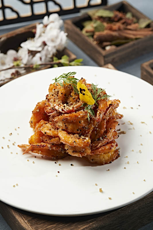 藜麦炒焦糖蒜香开背虾图片