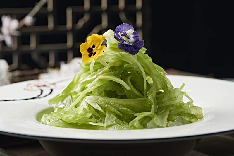 凉拌苦瓜丝配蘸料鸡汁图片