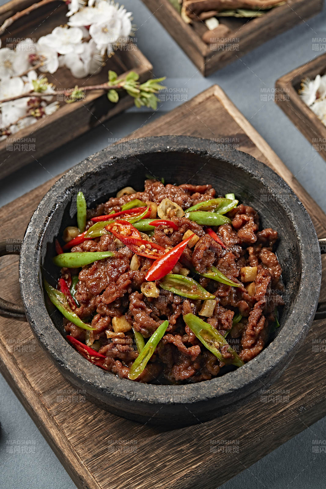石锅杭椒爆牛柳图片