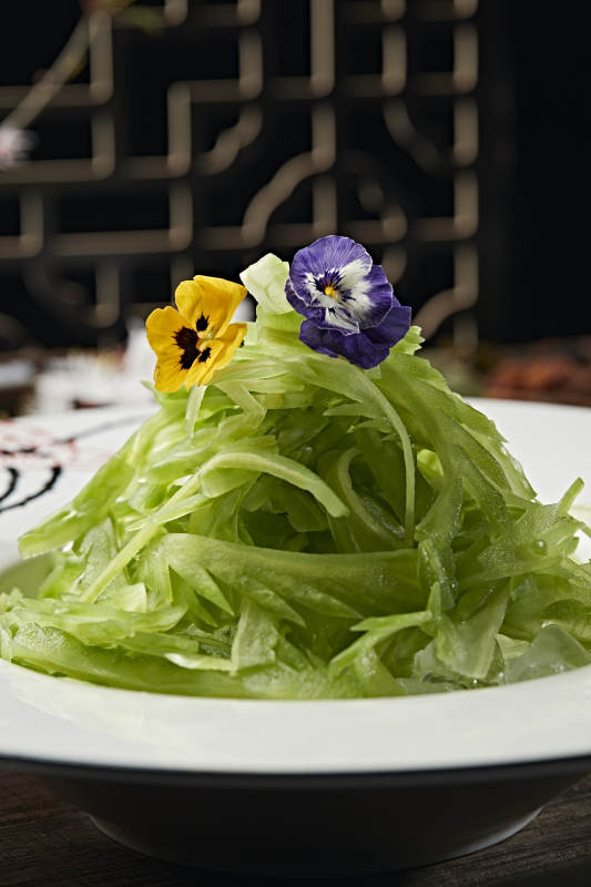 凉拌苦瓜丝配蘸料鸡汁图片