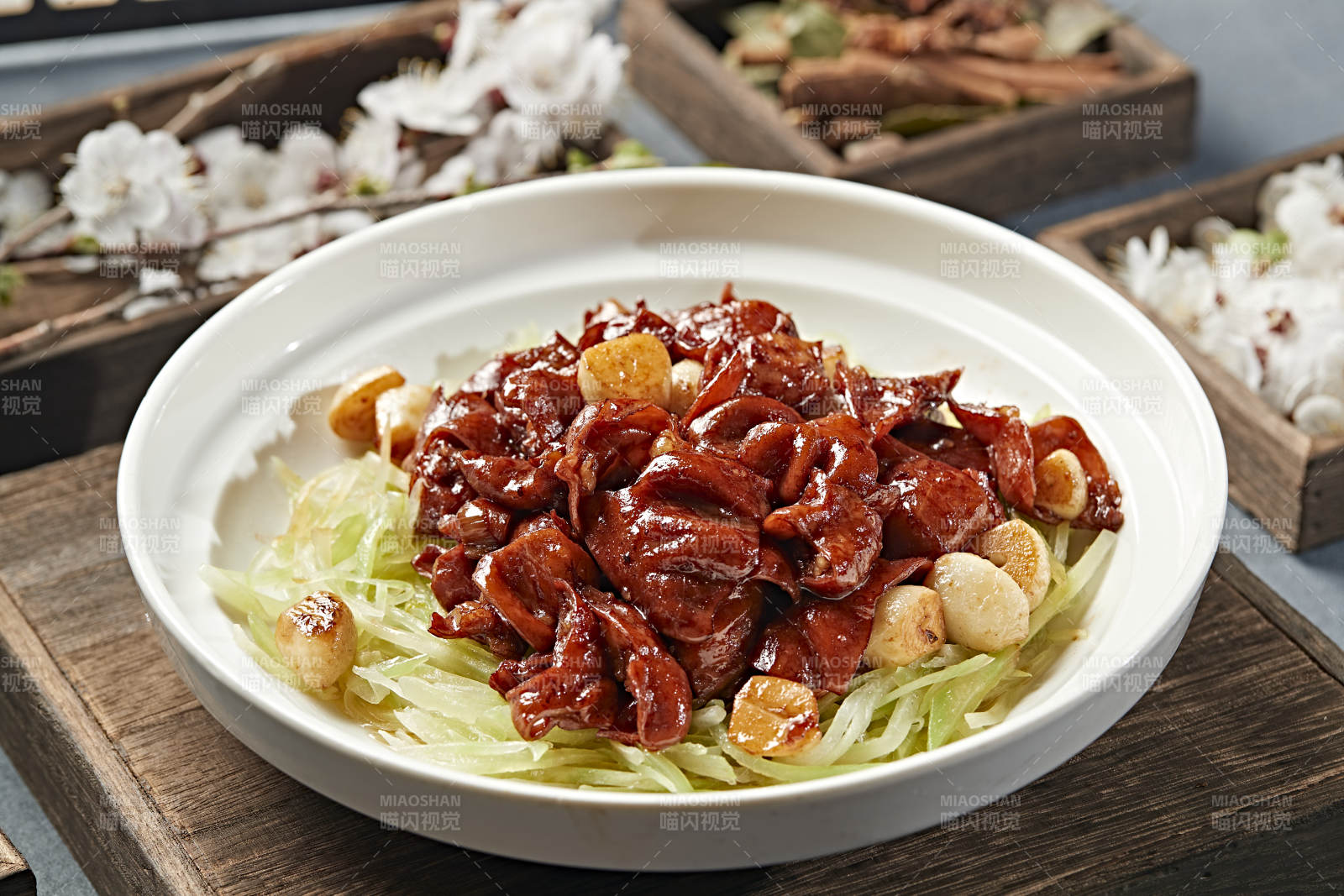 蒜香蒜子烧肥肠图片