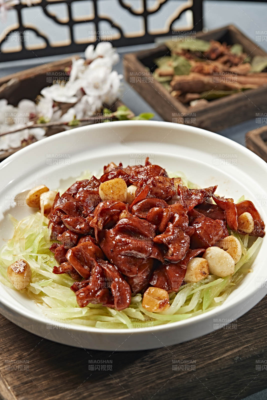 蒜香蒜子烧肥肠图片