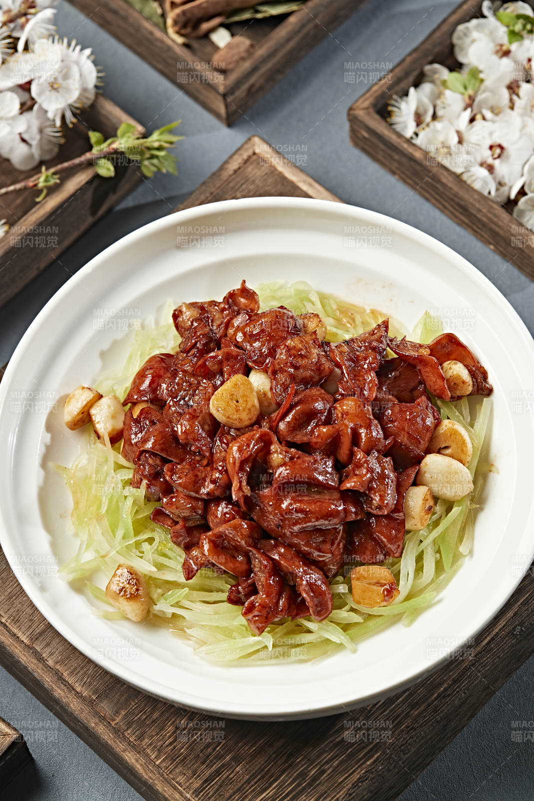 蒜香蒜子烧肥肠图片