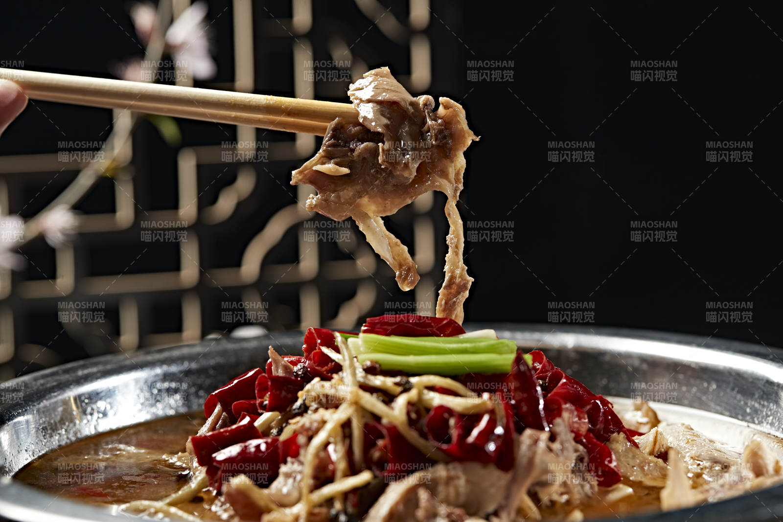 椒麻酸汤手撕鸡图片