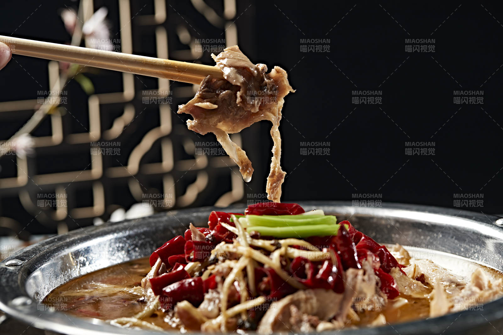 椒麻酸汤手撕鸡图片