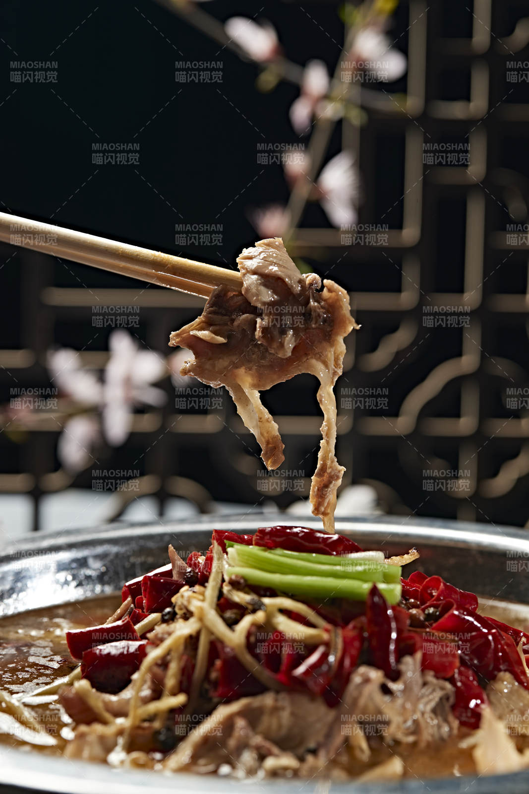 椒麻酸汤手撕鸡图片