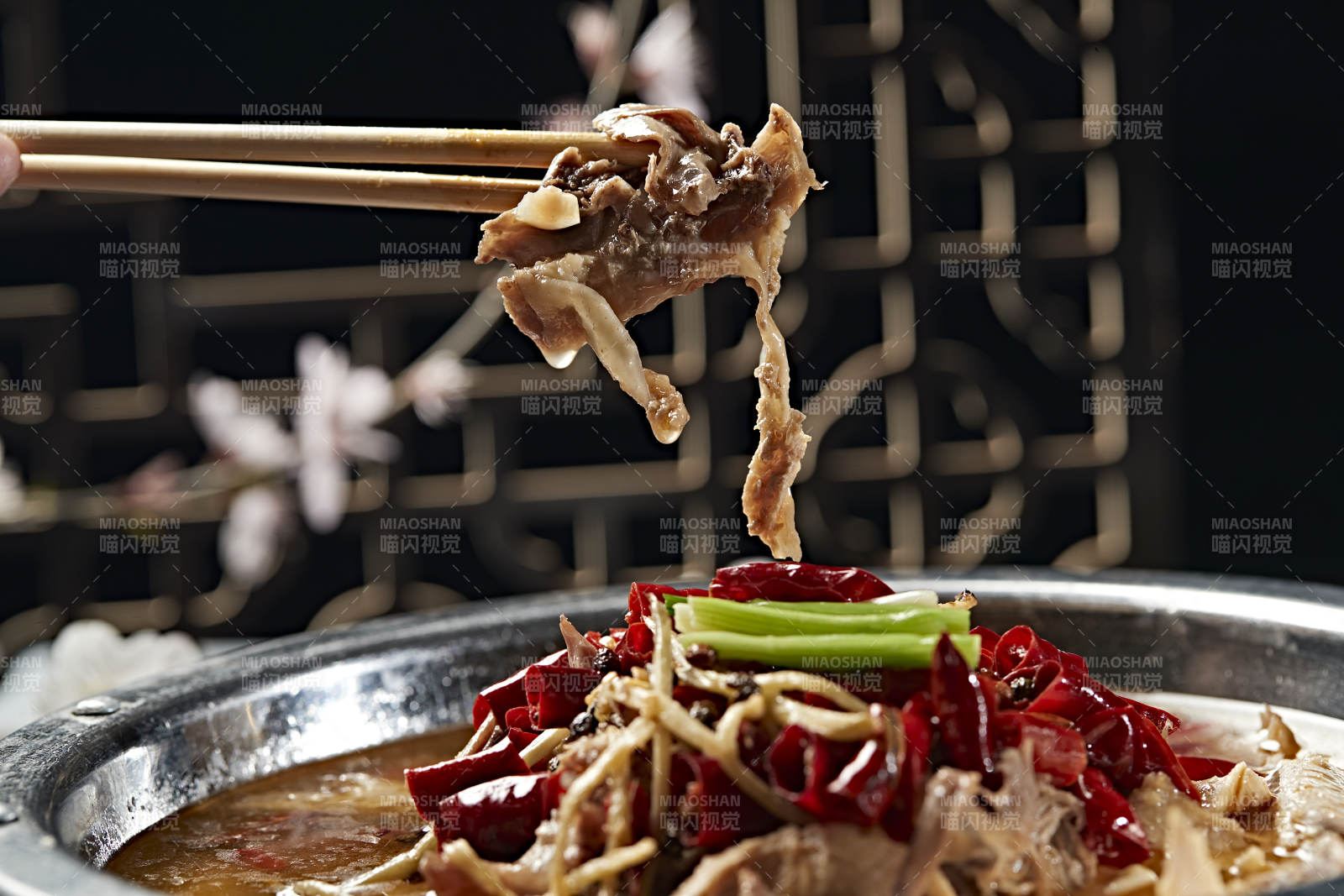 椒麻酸汤手撕鸡图片