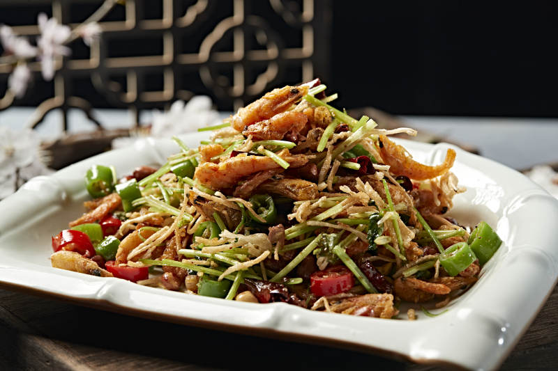 香辣米椒馓子爆炒小河虾图片