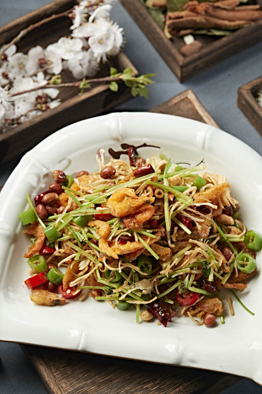 香辣米椒馓子爆炒小河虾图片