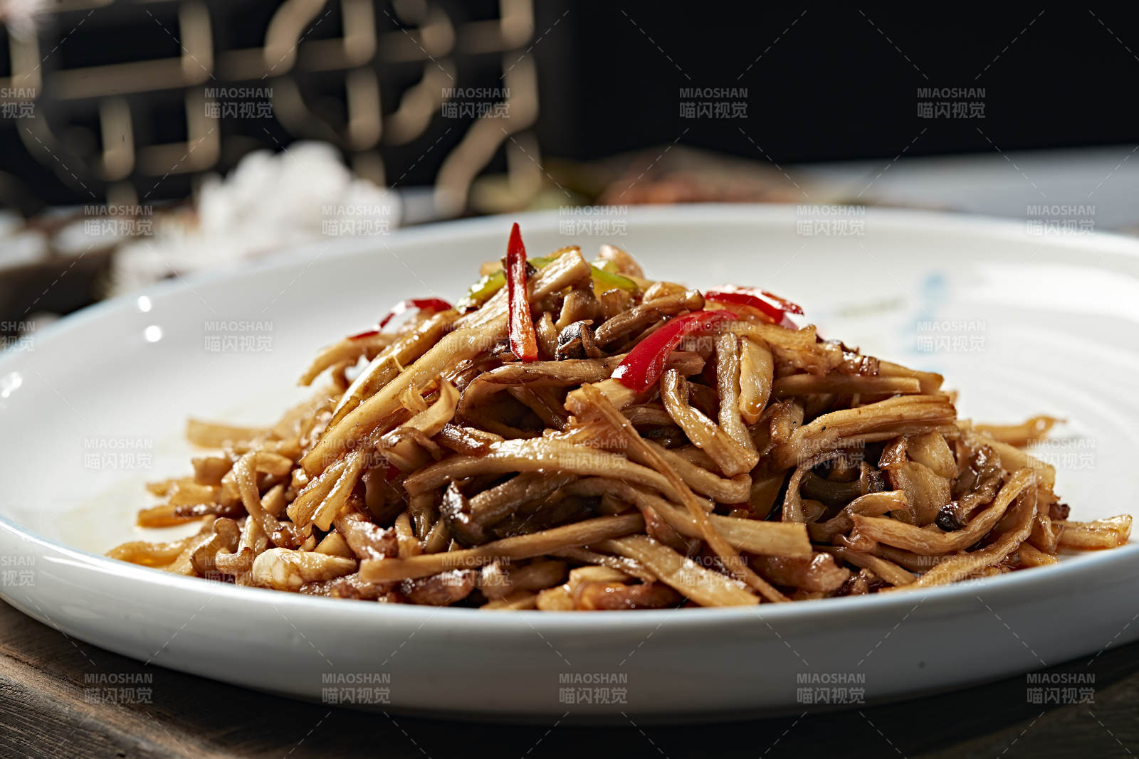 彩椒丝肉丝炒杏鲍菇丝图片