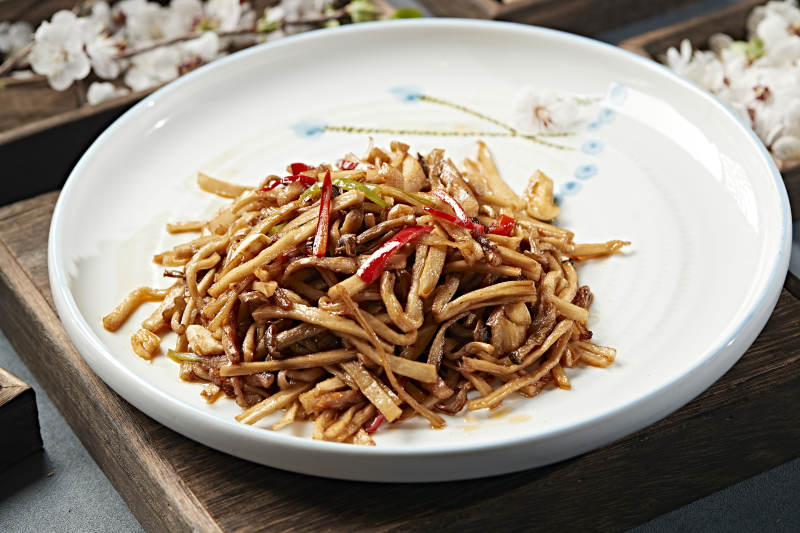 彩椒丝肉丝炒杏鲍菇丝图片