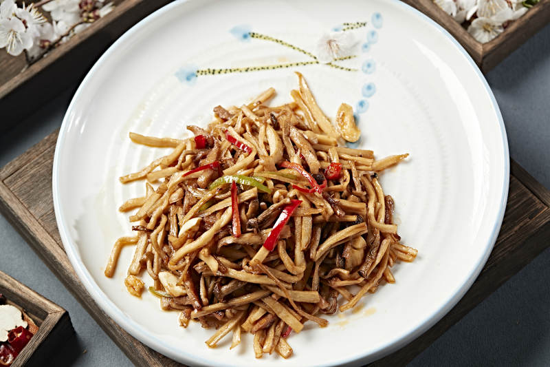 彩椒丝肉丝炒杏鲍菇丝图片