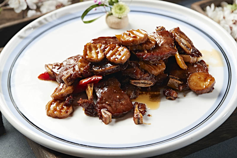 黑椒杏鲍菇牛仔骨图片