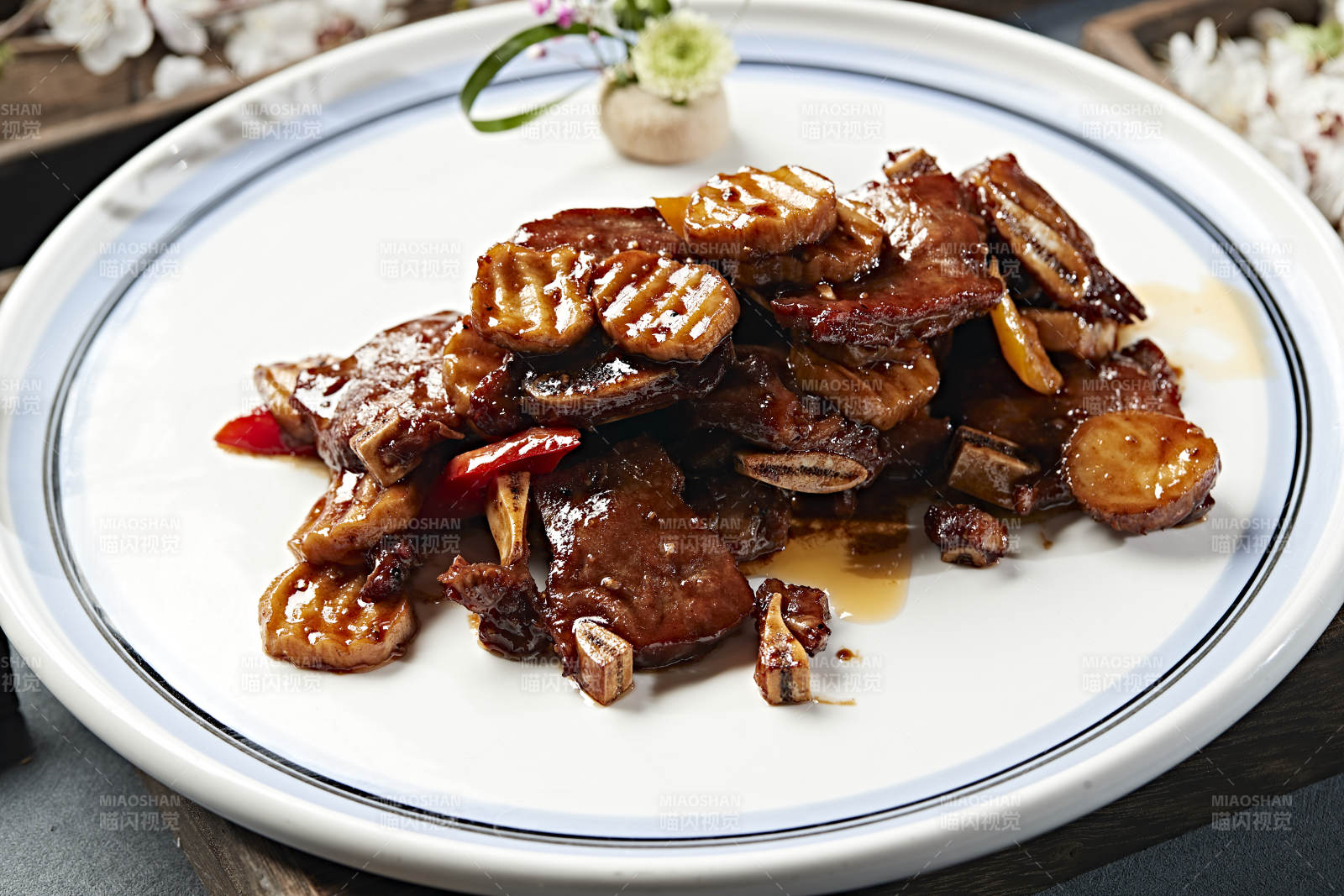 黑椒杏鲍菇牛仔骨图片