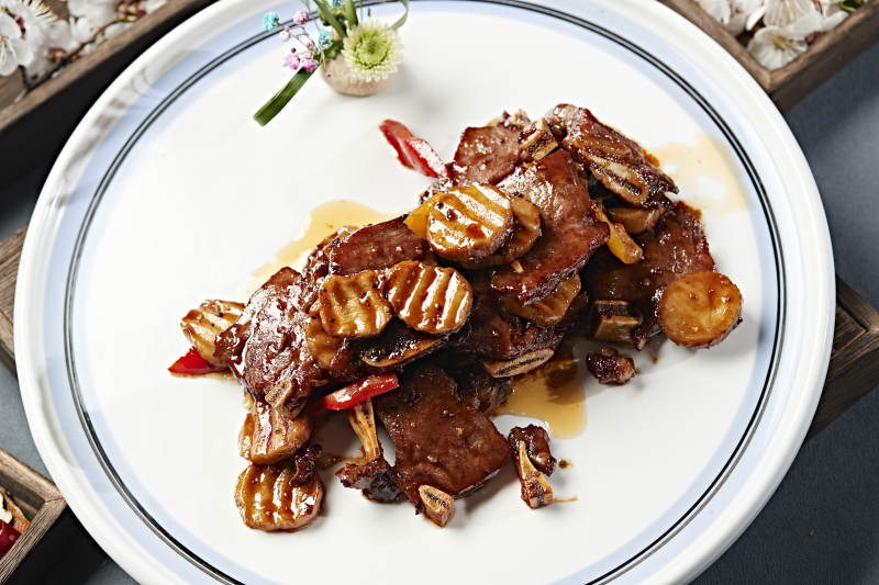 黑椒杏鲍菇牛仔骨图片