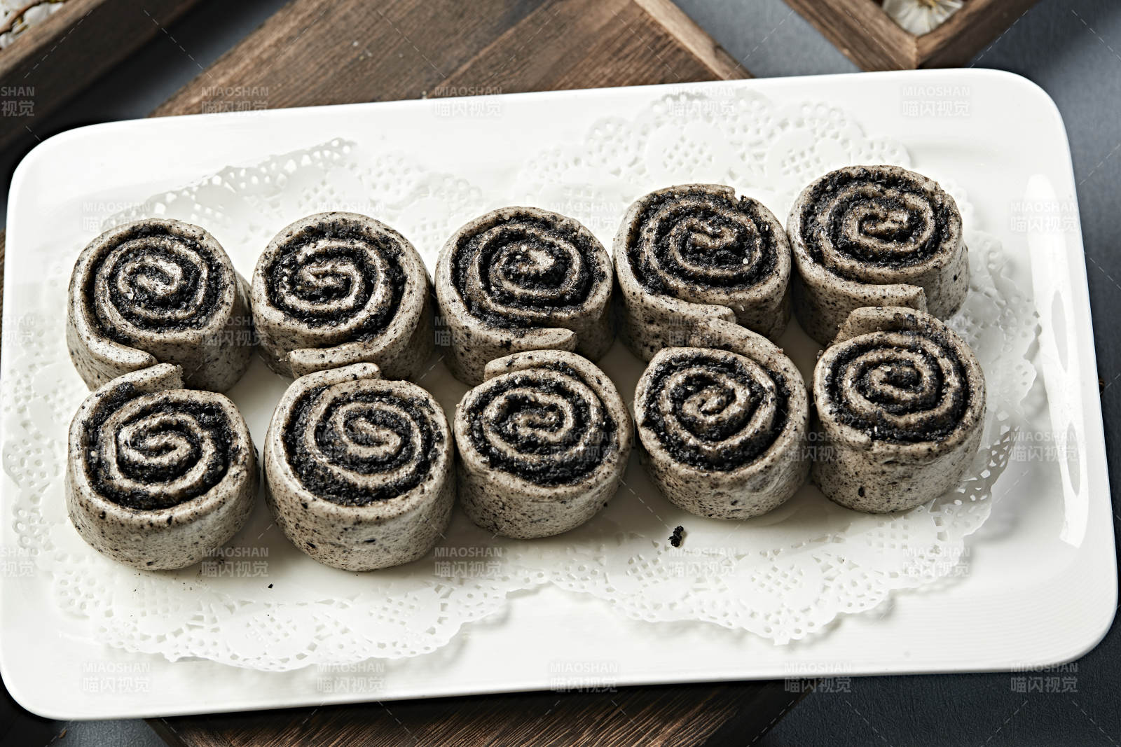 香蒸杂粮芝麻盐卷图片