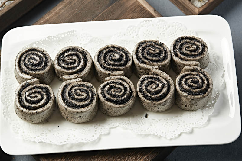 香蒸杂粮芝麻盐卷图片