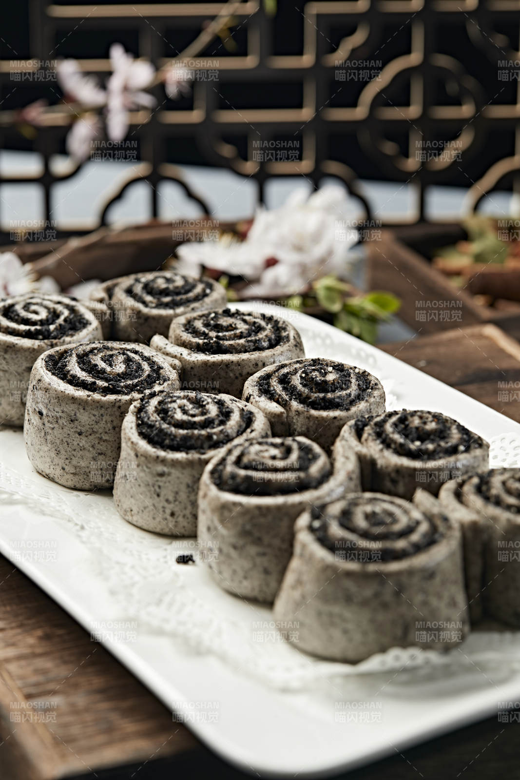 香蒸杂粮芝麻盐卷图片