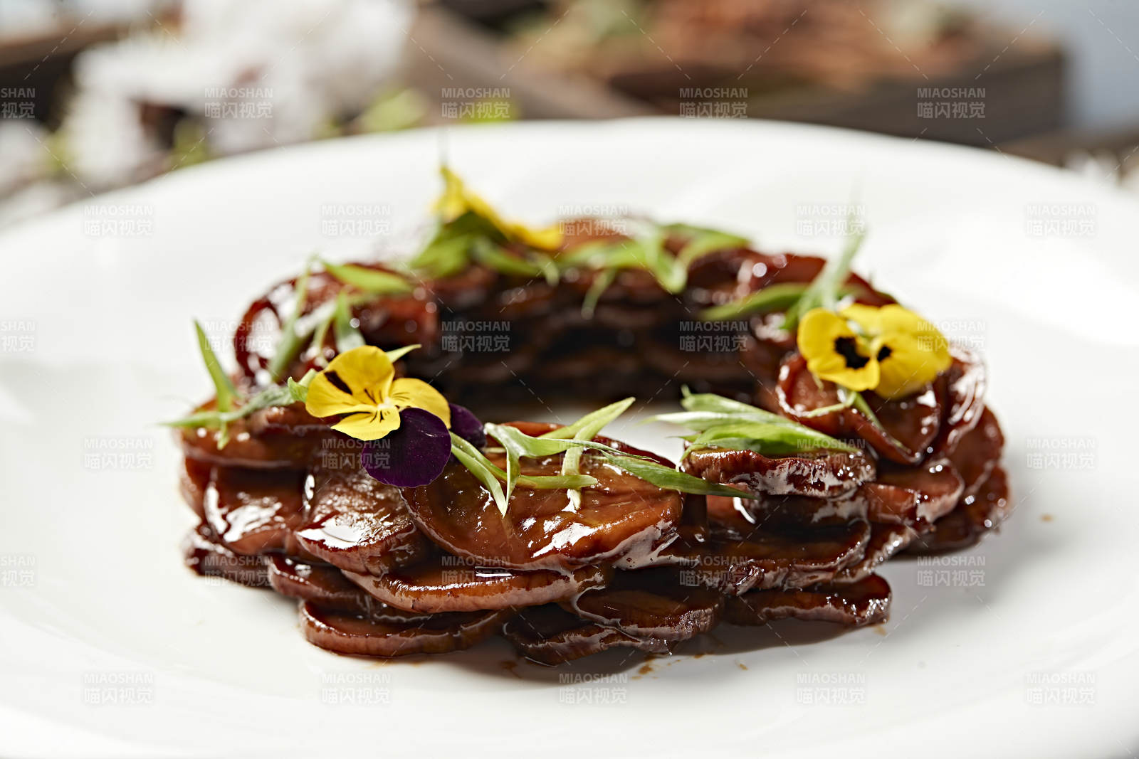 美味凉菜红焗杏鲍菇片图片