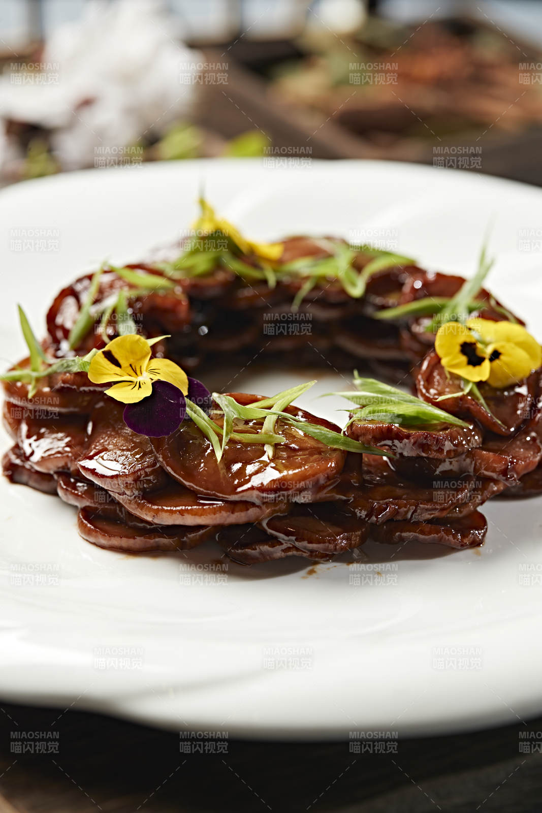 美味凉菜红焗杏鲍菇片图片